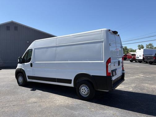 Bright White Clearcoat 2025 RAM ProMaster 2500 Tradesman