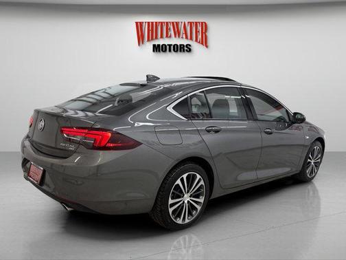 2018 Buick Regal Sportback Essence