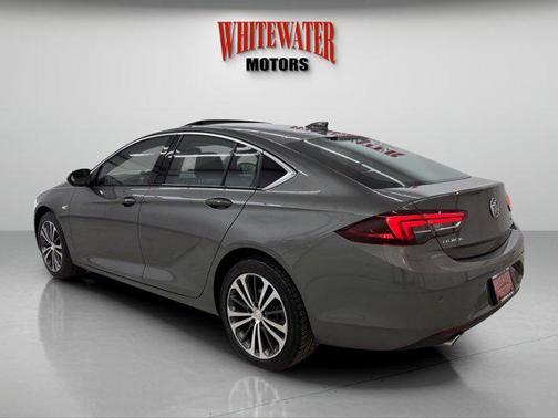 2018 Buick Regal Sportback Essence