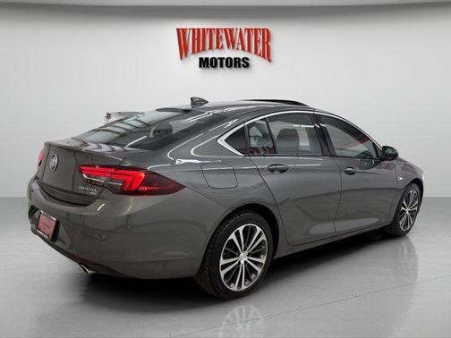 2018 Buick Regal Sportback Essence