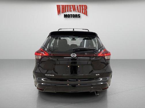 2021 Nissan Kicks SR