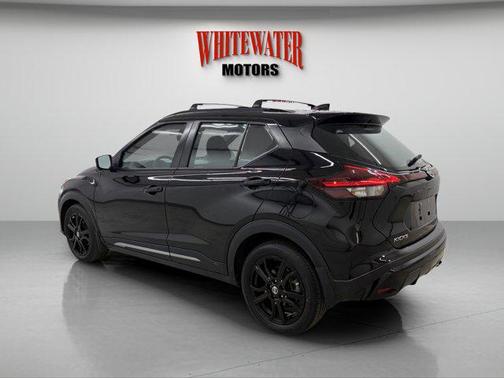 2021 Nissan Kicks SR