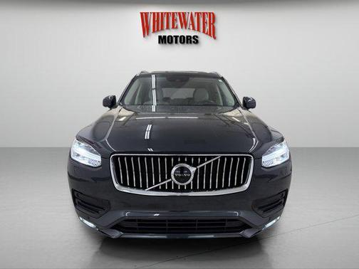 2022 Volvo XC90 T6 Momentum