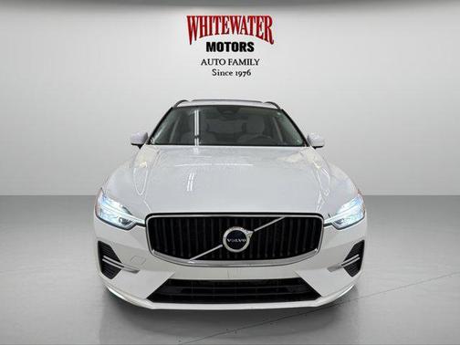 2022 Volvo XC60 B5 Momentum