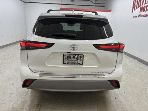 2024 Toyota Highlander Platinum