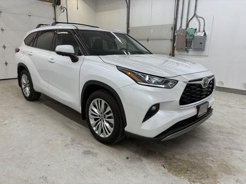 2024 Toyota Highlander Platinum