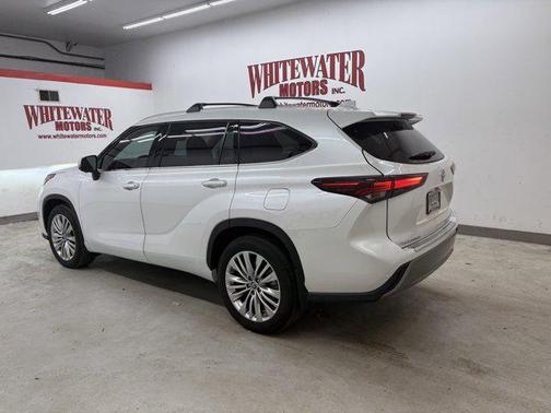 2024 Toyota Highlander Platinum