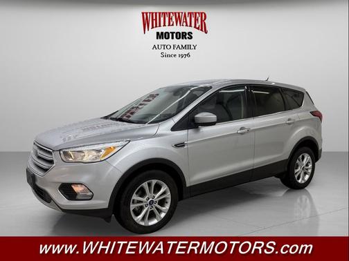 Ingot Silver Metallic 2019 Ford Escape SE