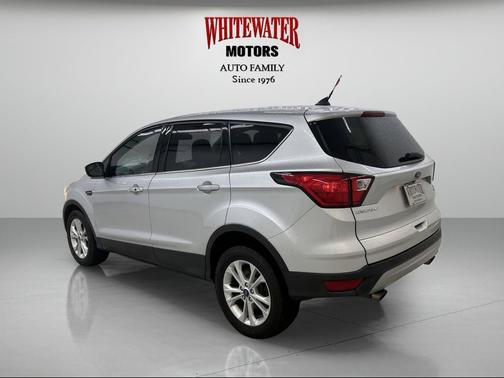 Ingot Silver Metallic 2019 Ford Escape SE
