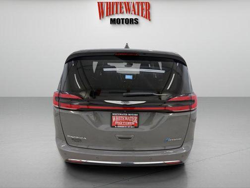 2022 Chrysler Pacifica Hybrid Touring L