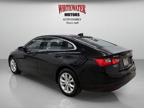Mosaic Black Metallic 2025 Chevrolet Malibu FWD 1LT