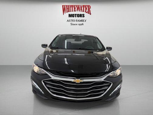Mosaic Black Metallic 2025 Chevrolet Malibu FWD 1LT