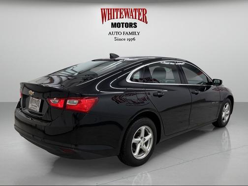 Mosaic Black Metallic 2017 Chevrolet Malibu 1LS