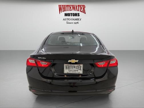 Mosaic Black Metallic 2017 Chevrolet Malibu 1LS