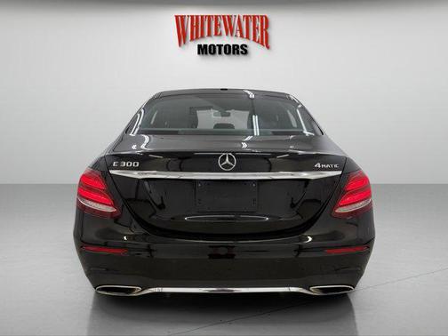 2017 Mercedes-Benz E-Class 4MATIC