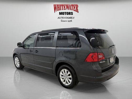 2012 Volkswagen Routan SE
