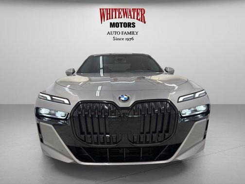 2023 BMW 740 i
