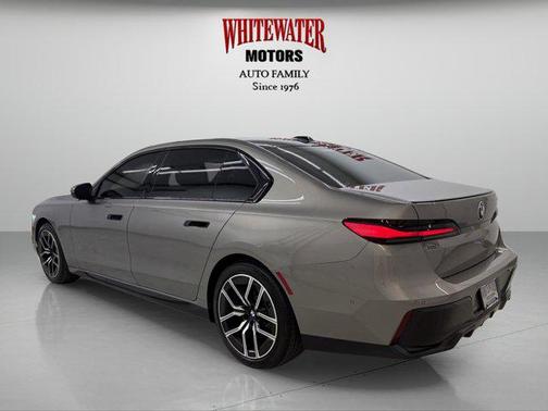2023 BMW 740 i