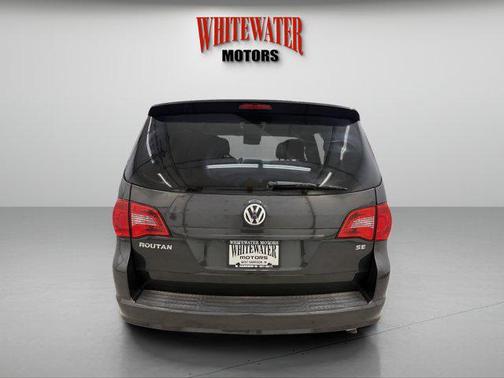 2012 Volkswagen Routan SE
