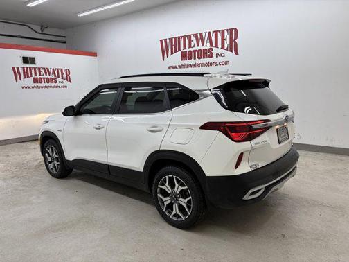 Snow White Pearl 2021 Kia Seltos EX