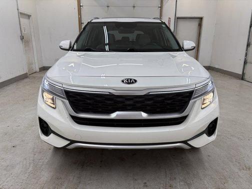 Snow White Pearl 2021 Kia Seltos EX