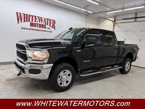 Diamond Black Crystal Pearlcoat 2019 RAM 2500 Tradesman Crew Cab 4x4 6'4' Box