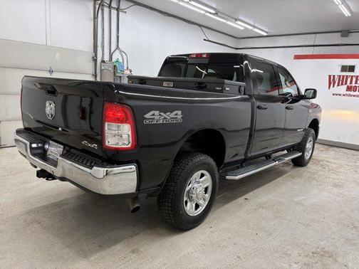 Diamond Black Crystal Pearlcoat 2019 RAM 2500 Tradesman Crew Cab 4x4 6'4' Box