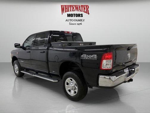 Diamond Black Crystal Pearlcoat 2019 RAM 2500 Tradesman Crew Cab 4x4 6'4' Box