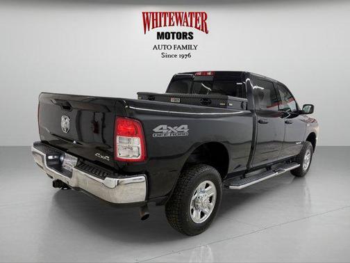 Diamond Black Crystal Pearlcoat 2019 RAM 2500 Tradesman Crew Cab 4x4 6'4' Box