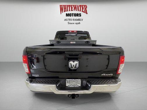 Diamond Black Crystal Pearlcoat 2019 RAM 2500 Tradesman Crew Cab 4x4 6'4' Box