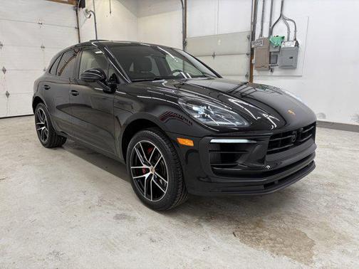 2022 Porsche Macan Base