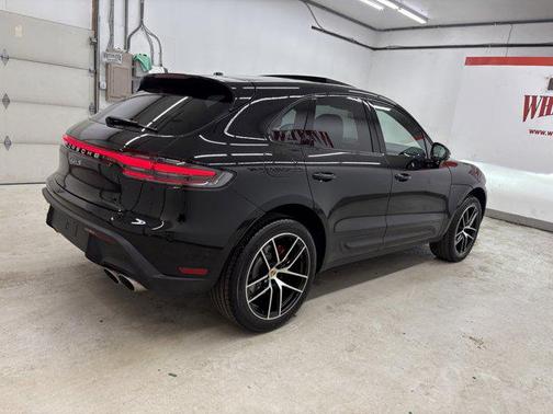 2022 Porsche Macan Base