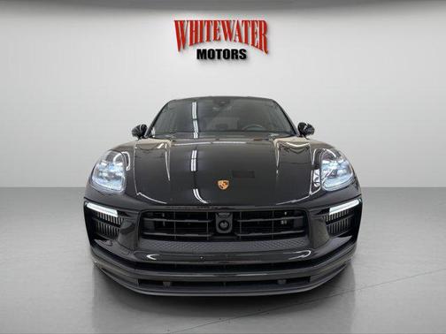2022 Porsche Macan Base