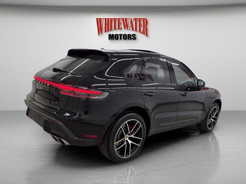 2022 Porsche Macan Base