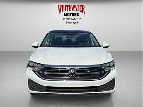 Opal White Pearl 2023 Volkswagen Jetta 1.5T SE