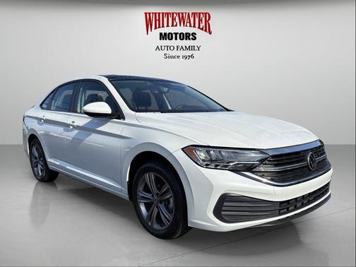Opal White Pearl 2023 Volkswagen Jetta 1.5T SE