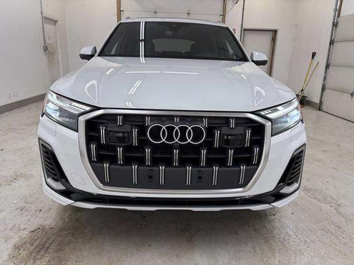 2025 Audi Q7 55 Prestige
