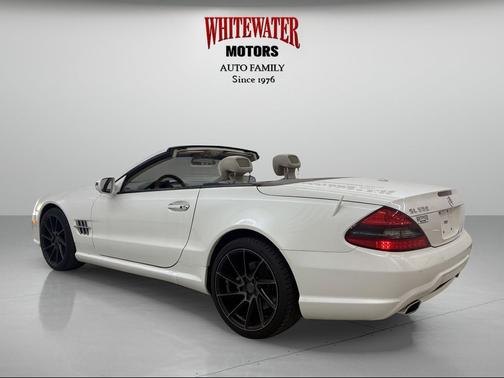 Diamond White Metallic 2011 Mercedes-Benz SL-Class SL 550