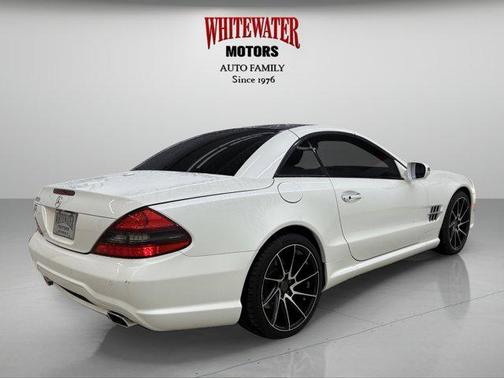Diamond White Metallic 2011 Mercedes-Benz SL-Class SL 550