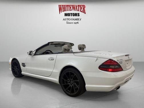 Diamond White Metallic 2011 Mercedes-Benz SL-Class SL 550
