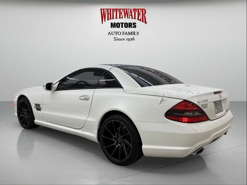 Diamond White Metallic 2011 Mercedes-Benz SL-Class SL 550