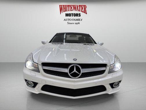 Diamond White Metallic 2011 Mercedes-Benz SL-Class SL 550
