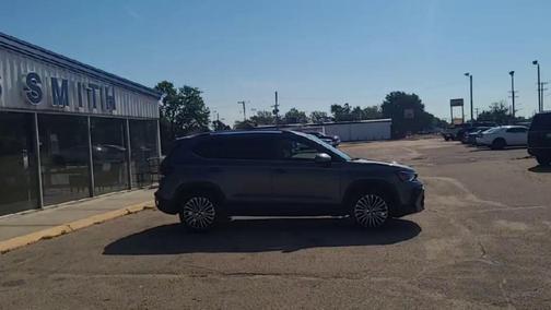1 2025 Volkswagen Taos 1.5T SE