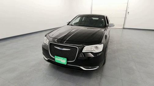 Gloss Black 2017 Chrysler 300C Base