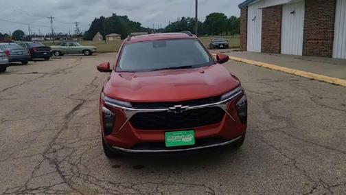Cayenne Orange Metallic 2024 Chevrolet Trax LT