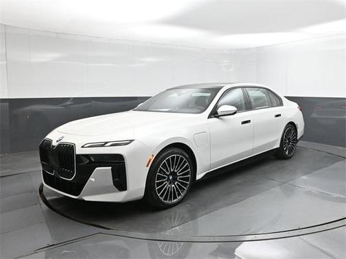 2026 BMW 750e xDrive