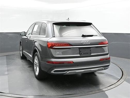 2024 Audi Q7 55 Premium Plus