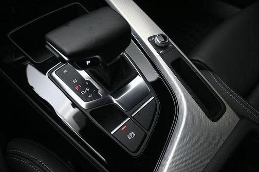 Daytona Gray Pearl Effect 2024 Audi A5 Sportback 45 S line quattro Premium