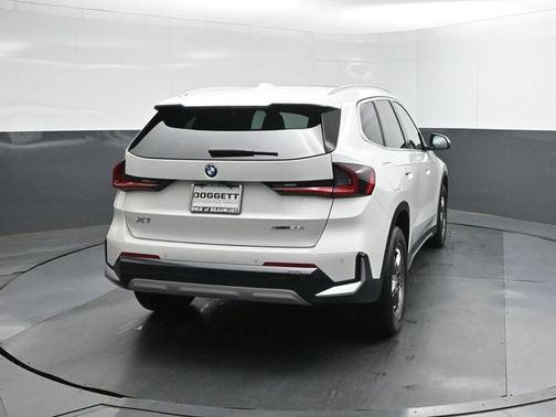 Mineral White Metallic 2026 BMW X1 xDrive28i