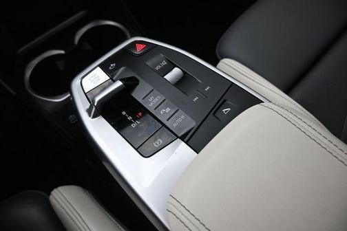 Mineral White Metallic 2026 BMW X1 xDrive28i